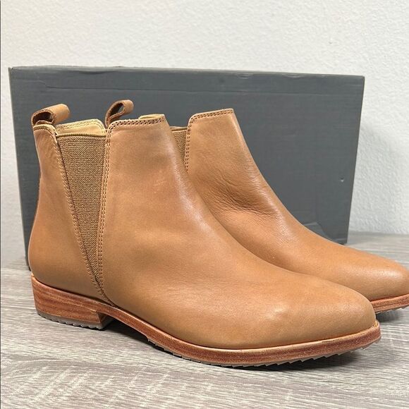 Nisolo Eva Everyday Chelsea Boots Shoes - Picture 1 of 10